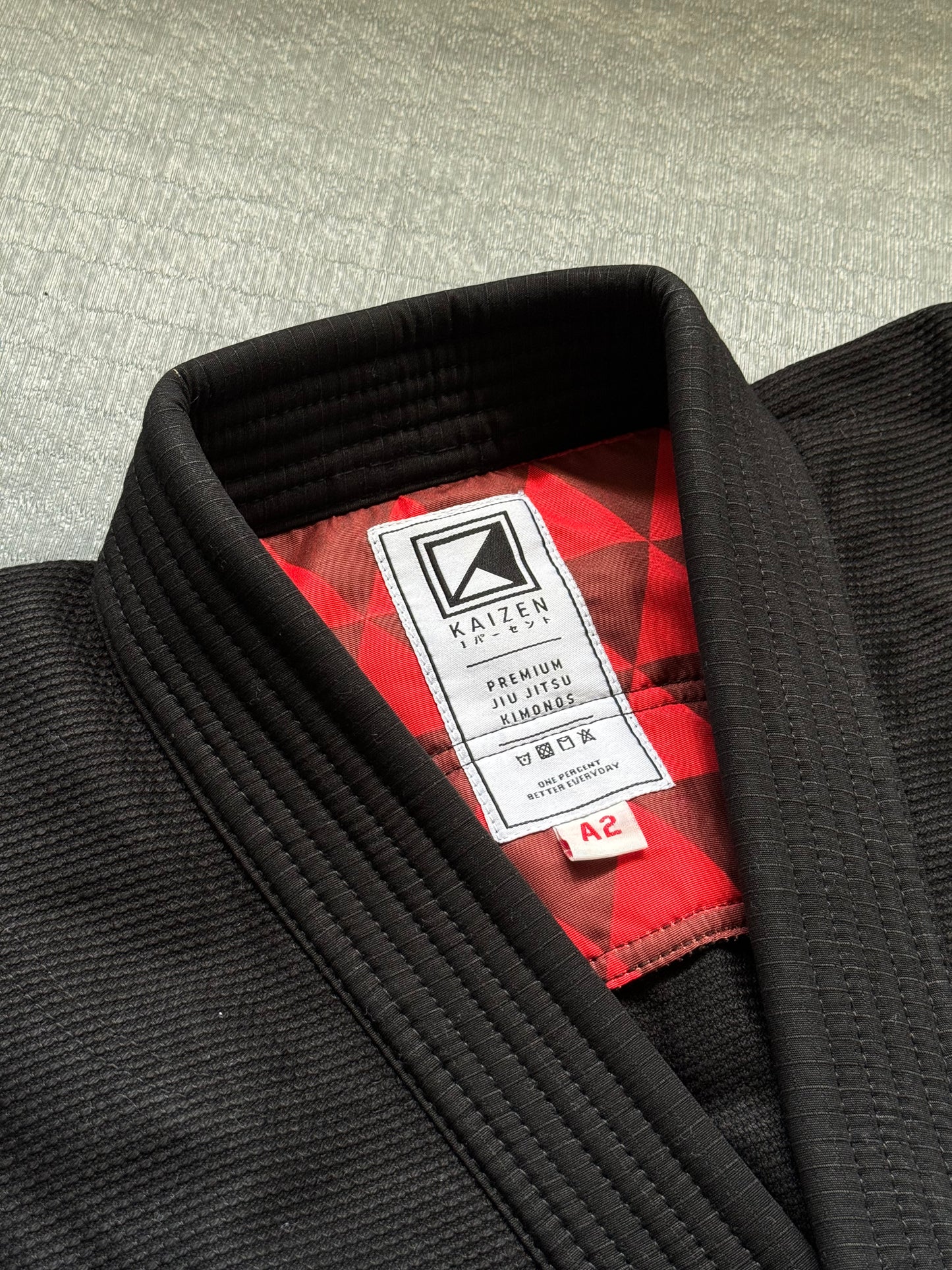 CLASSIC KIMONO - BLACK W/ RED